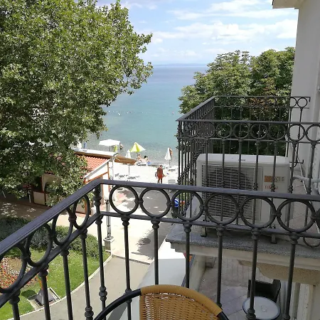 Zlatko Apartment Ika