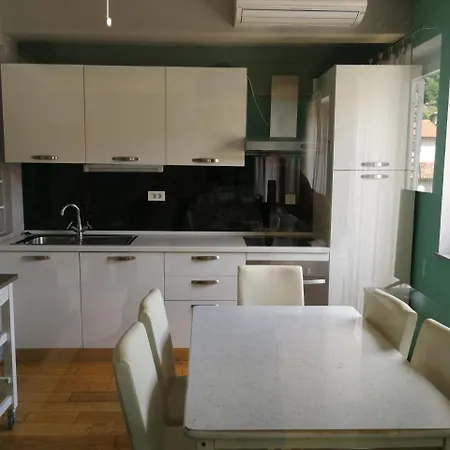 Zlatko Apartment *